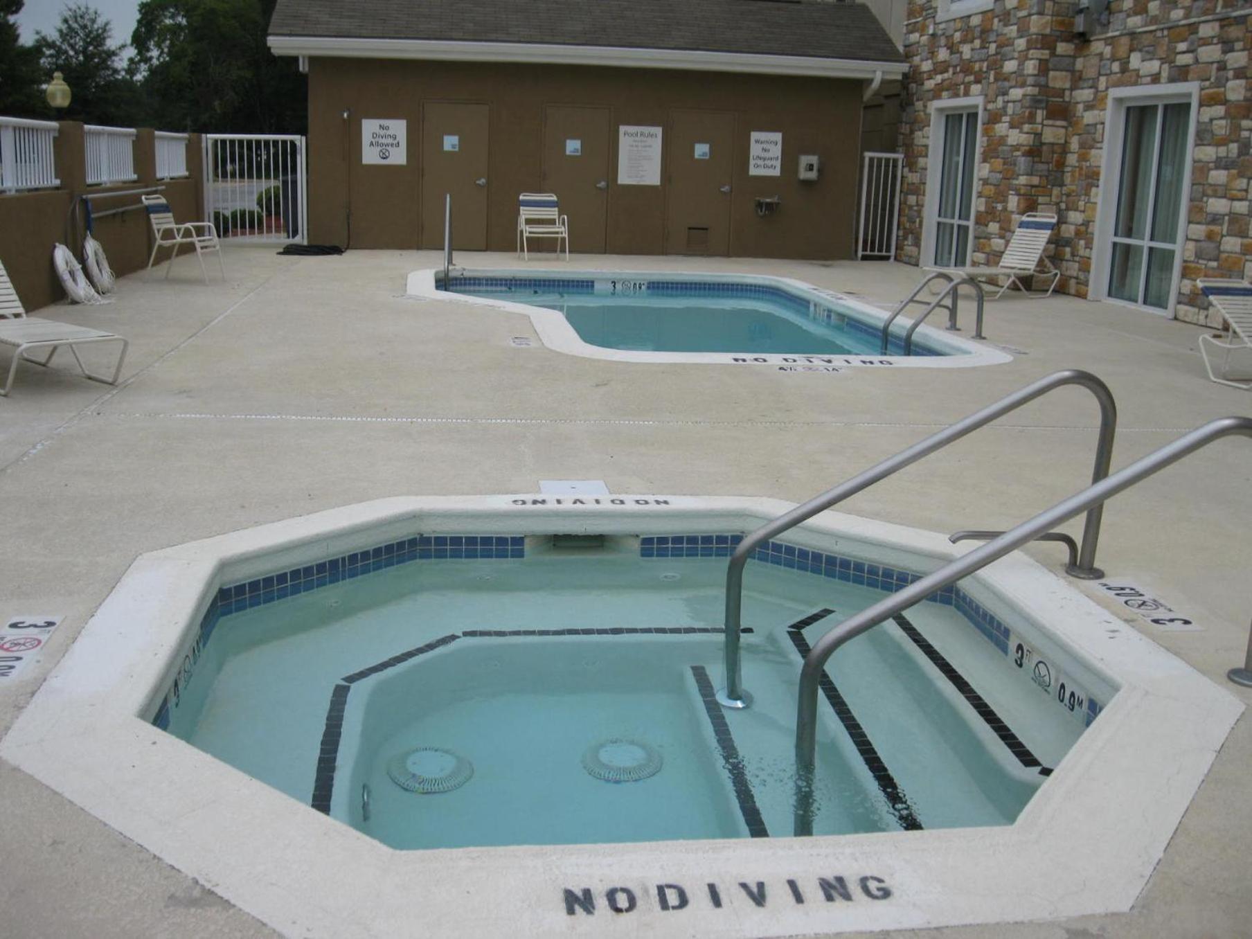 Holiday Inn Express Williamston By Ihg Exterior foto